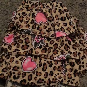 Skirt with leopard print hearts and flower